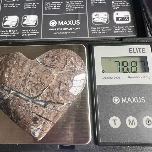 Volcano Agate Heart Carving UV Reactive (10) - Picture 10 of 11